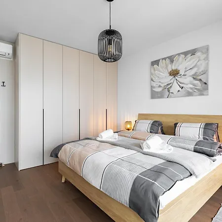 Eurovea Tower - Luke Danube 25 Apartamento Bratislava