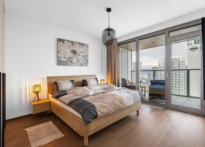 Eurovea Tower - Luke Danube 25 Bratislava